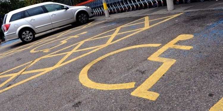 Обязательства автовладельцев при парковке на местах для инвалидов